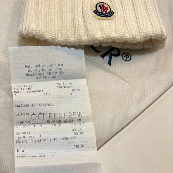 ‼️‼️SOLD‼️‼️MONCLER
White Virgin Wool Beanie - Picture 4 of 7